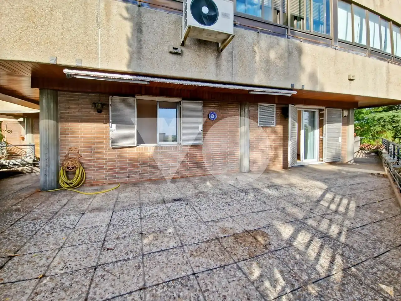 Vista exterior de Planta baja en venta en Madrid con Aire acondicionado, Calefacción y Parquet