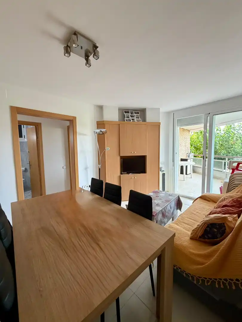 Piso con terraza en venta en Carrer de Joaquim Serra, imagen 2