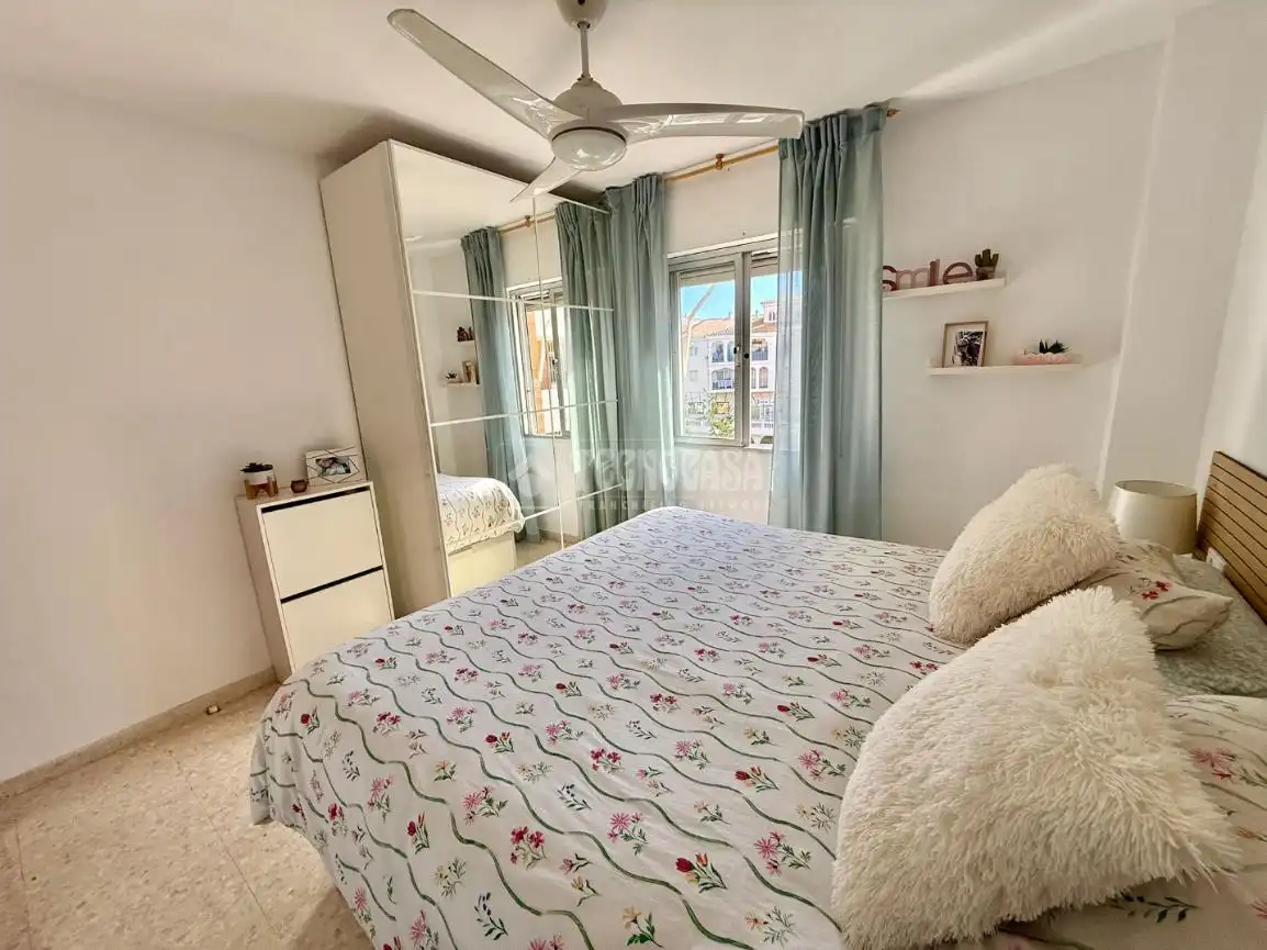 Bedroom of Flat for sale in Benalmádena  with Air Conditioner, Terrace and Furnished
