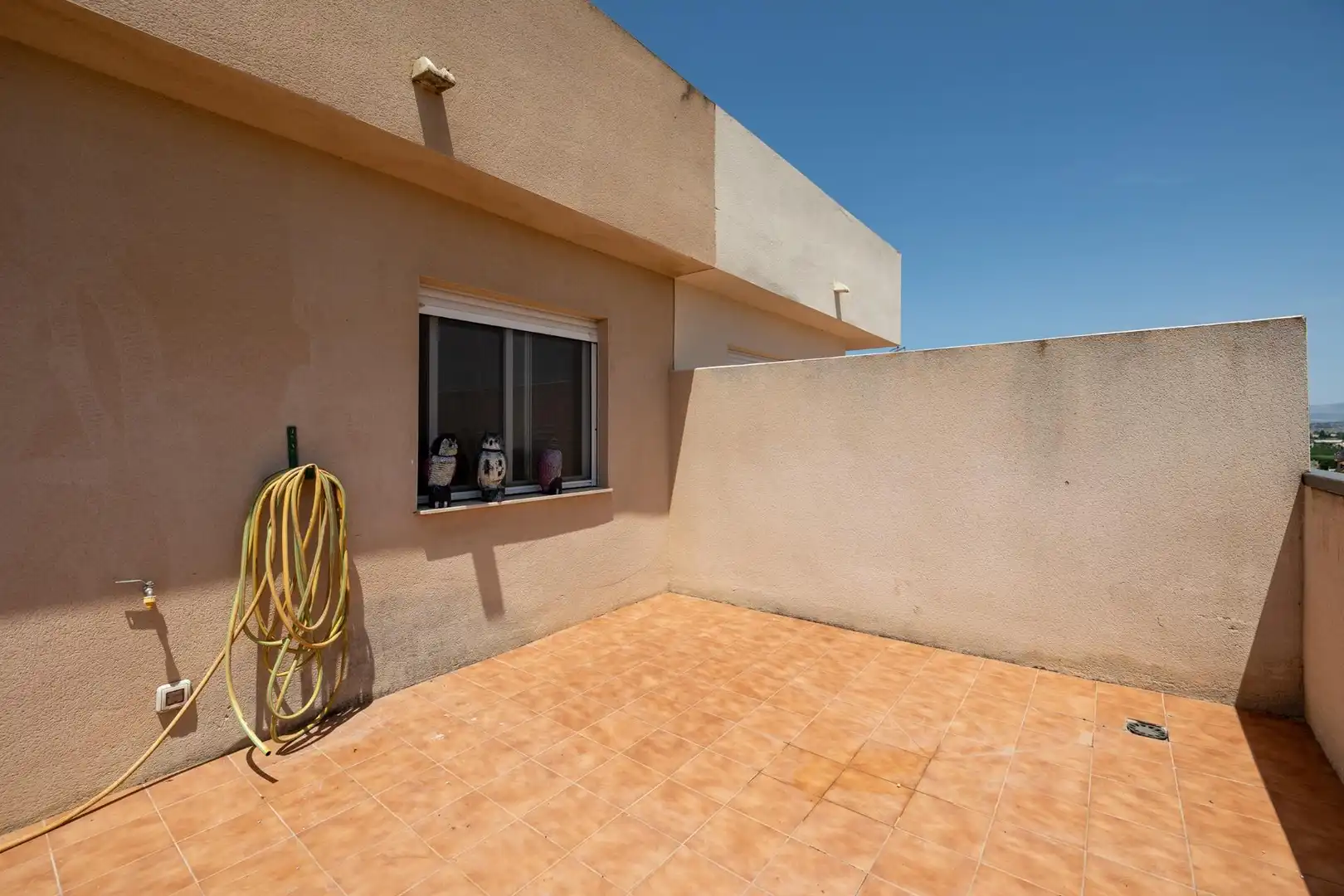 Terrassa de Casa adosada en venda en Vegas del Genil amb Aire condicionat, Calefacció i Jardí privat