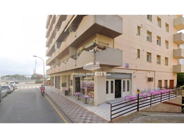 Local comercial en Alquiler en Calle Església en Centre