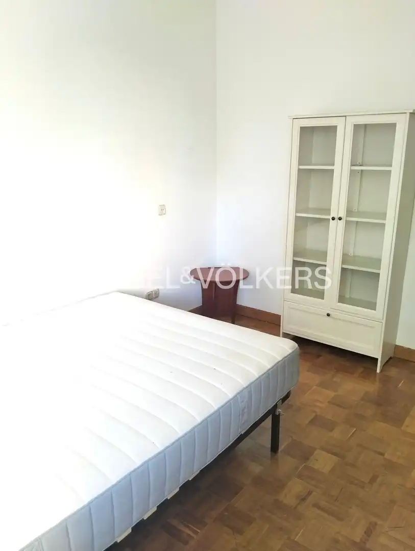 Habitación de Piso de alquiler en Madrid con Calefacción, Terraza y Amueblado