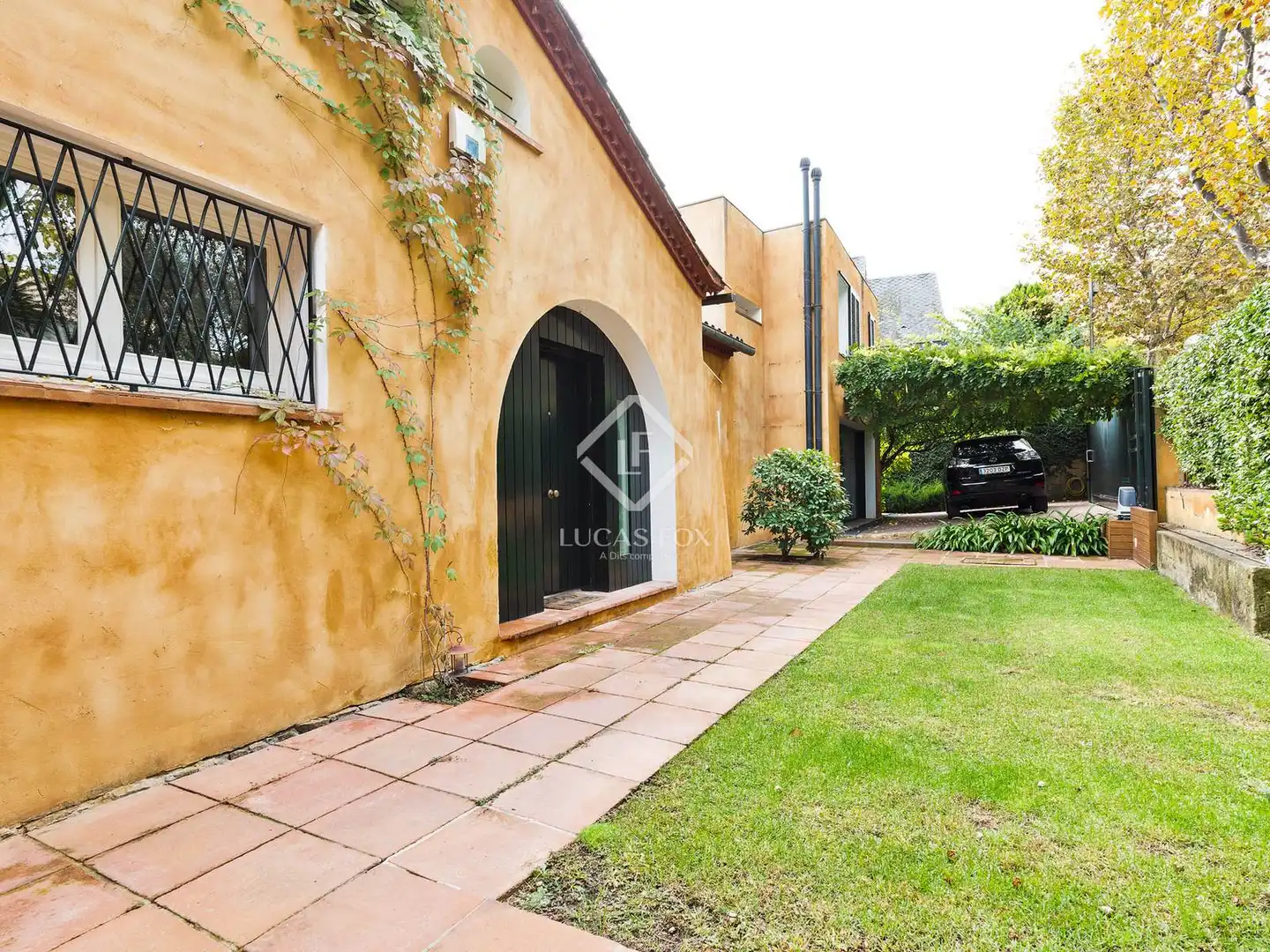 Exterior view of Houses for sale in Sant Cugat del Vallès  with Air Conditioner, Private garden and Storage room