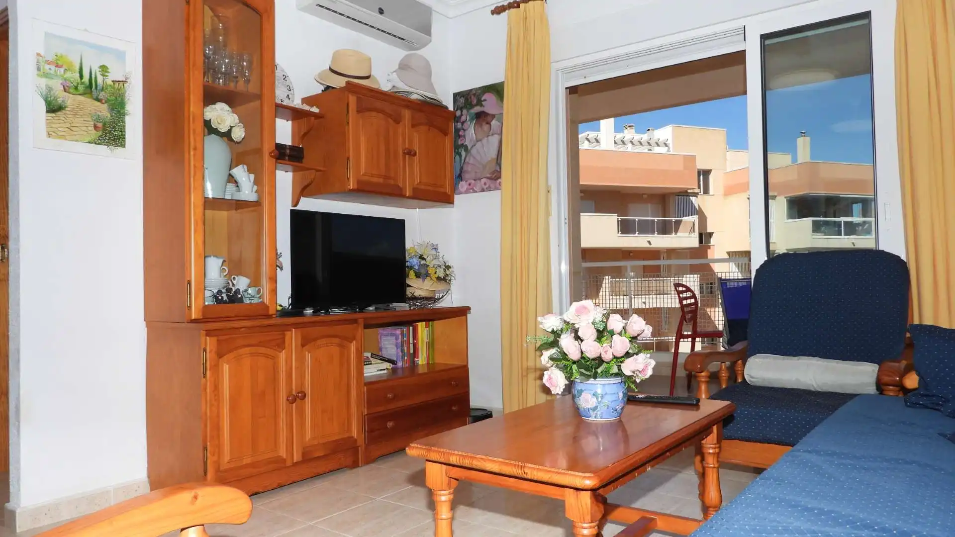 Sala de estar de Piso en venta en La Manga del Mar Menor con Calefacción, Terraza y Amueblado