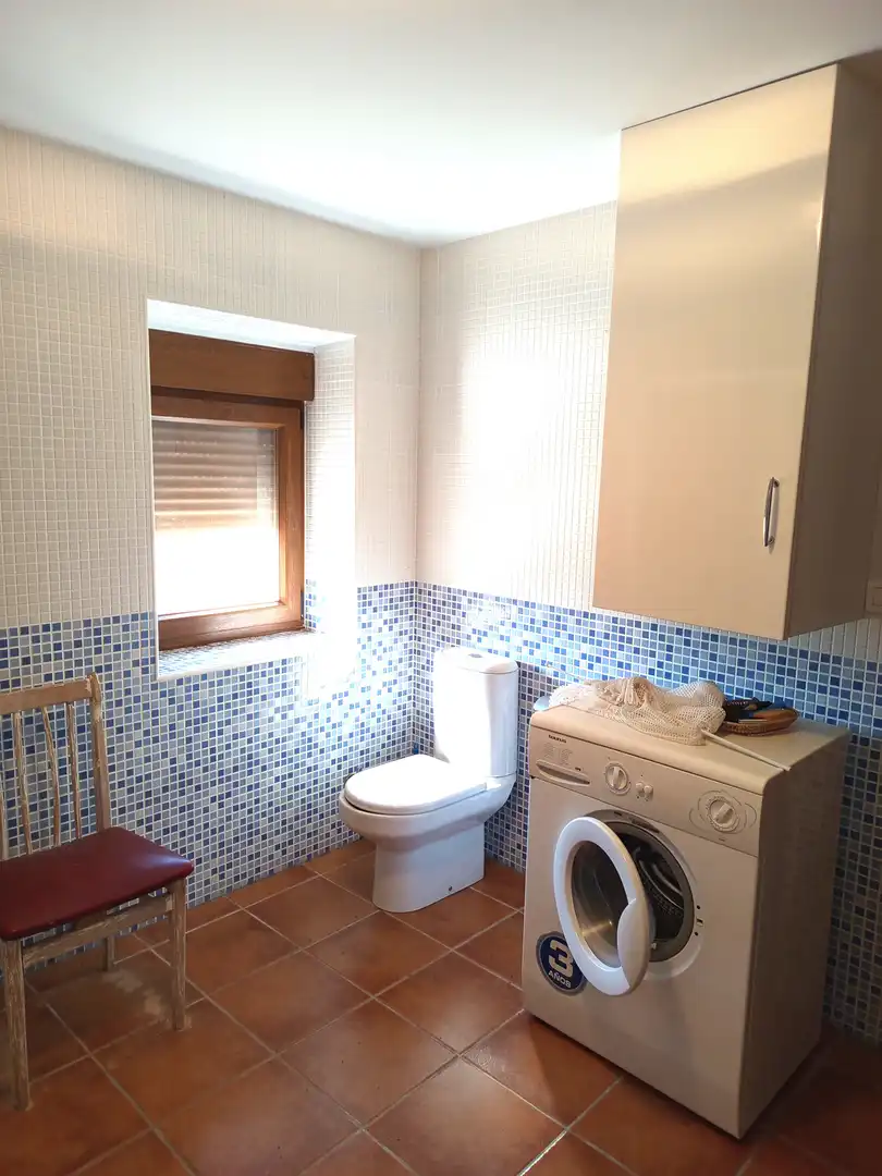 Bany de Casa o xalet en venda en Dehesa de Romanos  amb Calefacció, Parquet i Traster