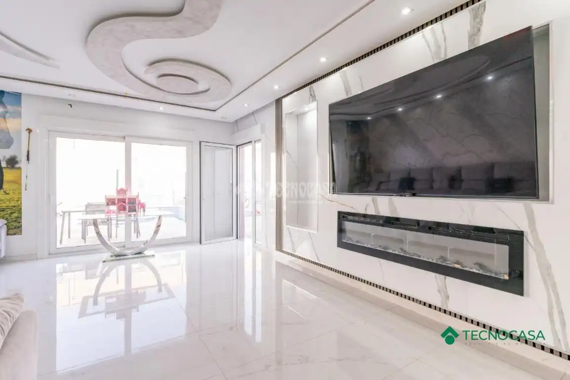 Sala de estar de Casa adosada en venta en Vícar con Aire acondicionado, Trastero y Piscina