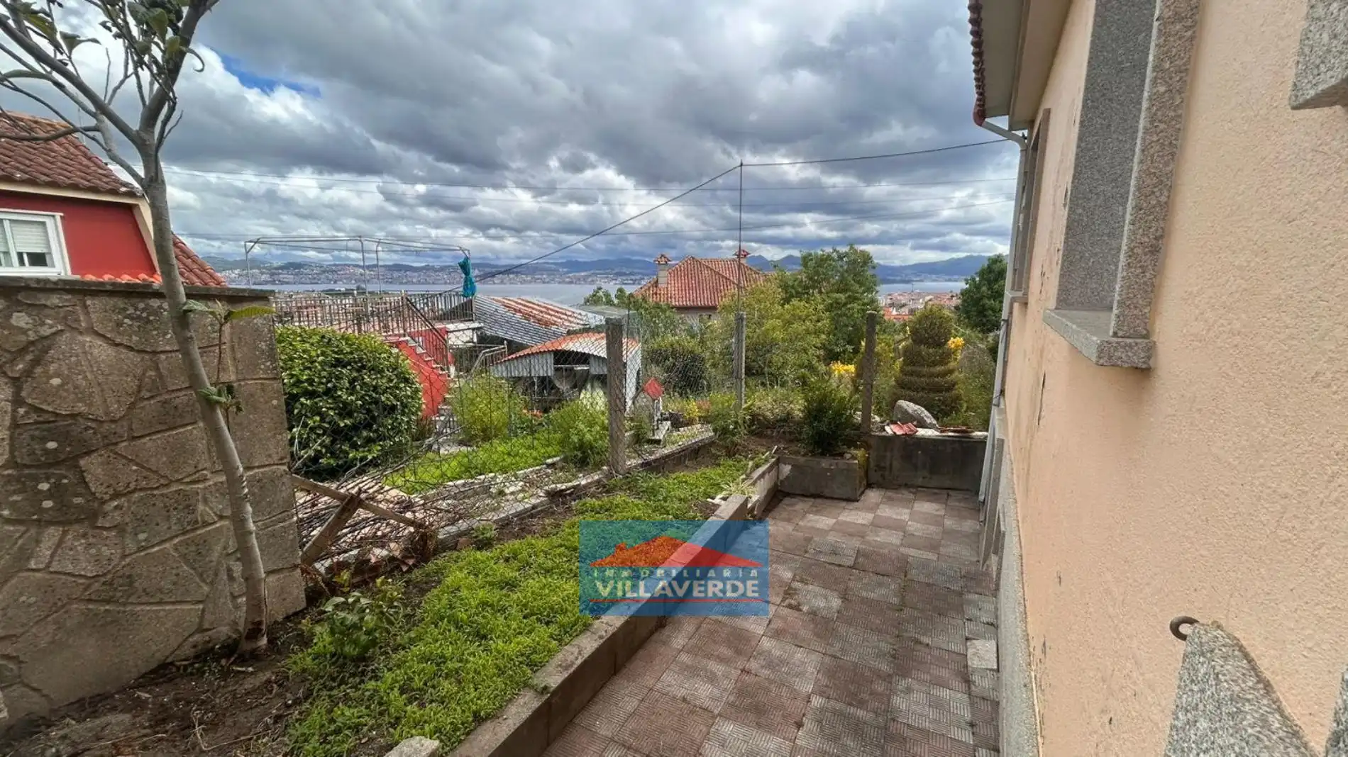 Jardí de Casa o xalet en venda en Cangas 