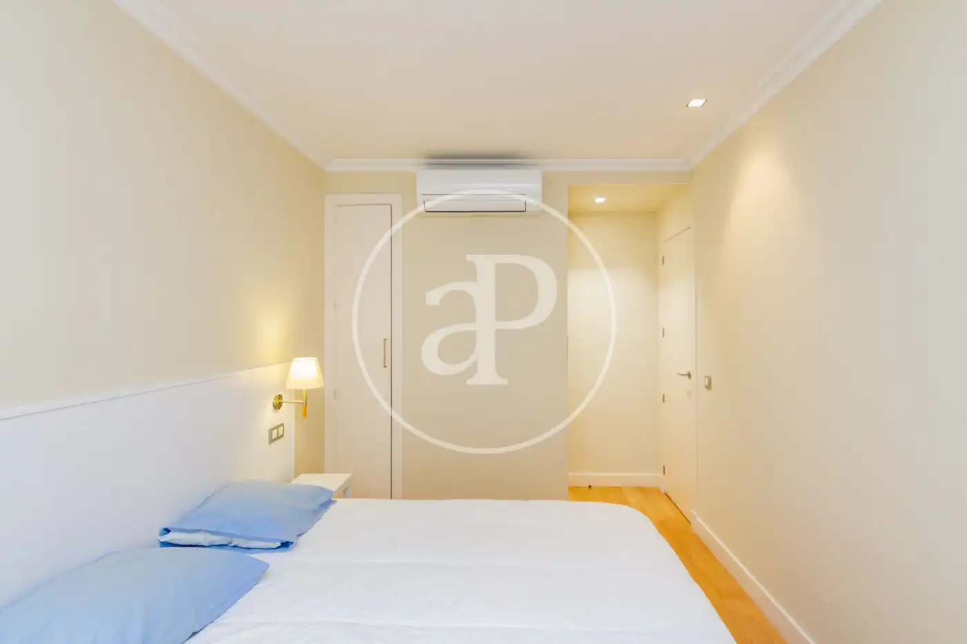 Schlafzimmer von Wohnung zur Miete in Madrid mit Klimaanlage, Heizung und Möbliert