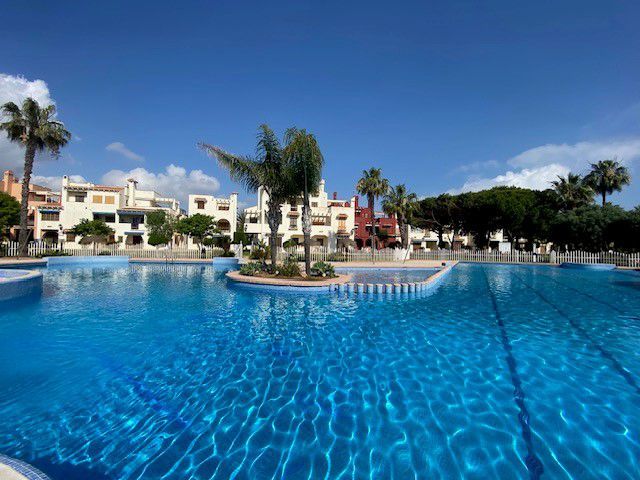 Swimming pool of Flat to rent in Cartagena  with Air Conditioner, Heating and Terrace
