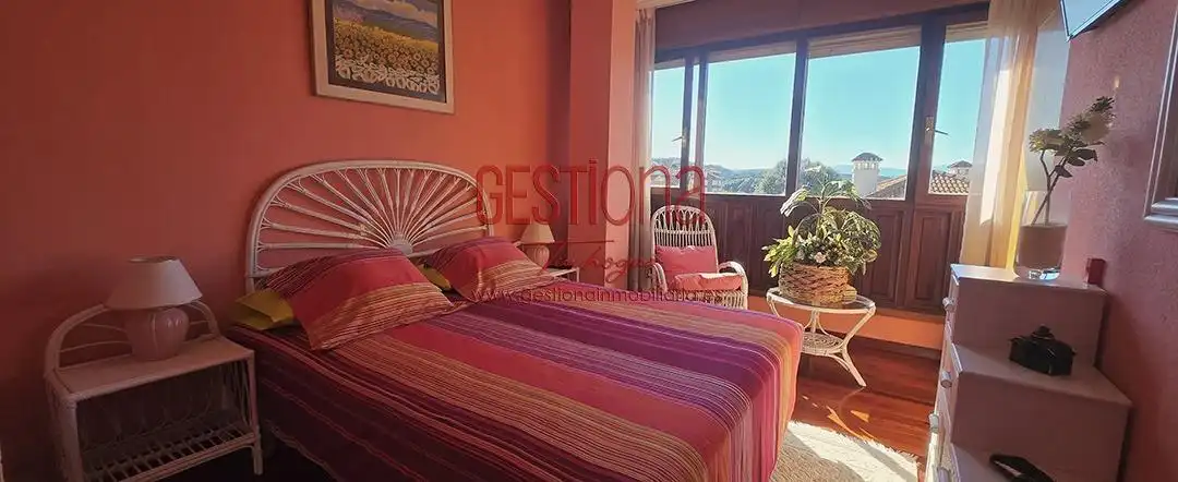 Habitación de Apartamento en venta en Noja con Terraza y Balcón
