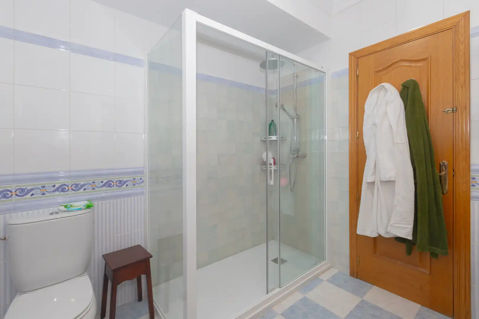 Bathroom of Houses for sale in Málaga  with Air Conditioner, Private garden and Terrace