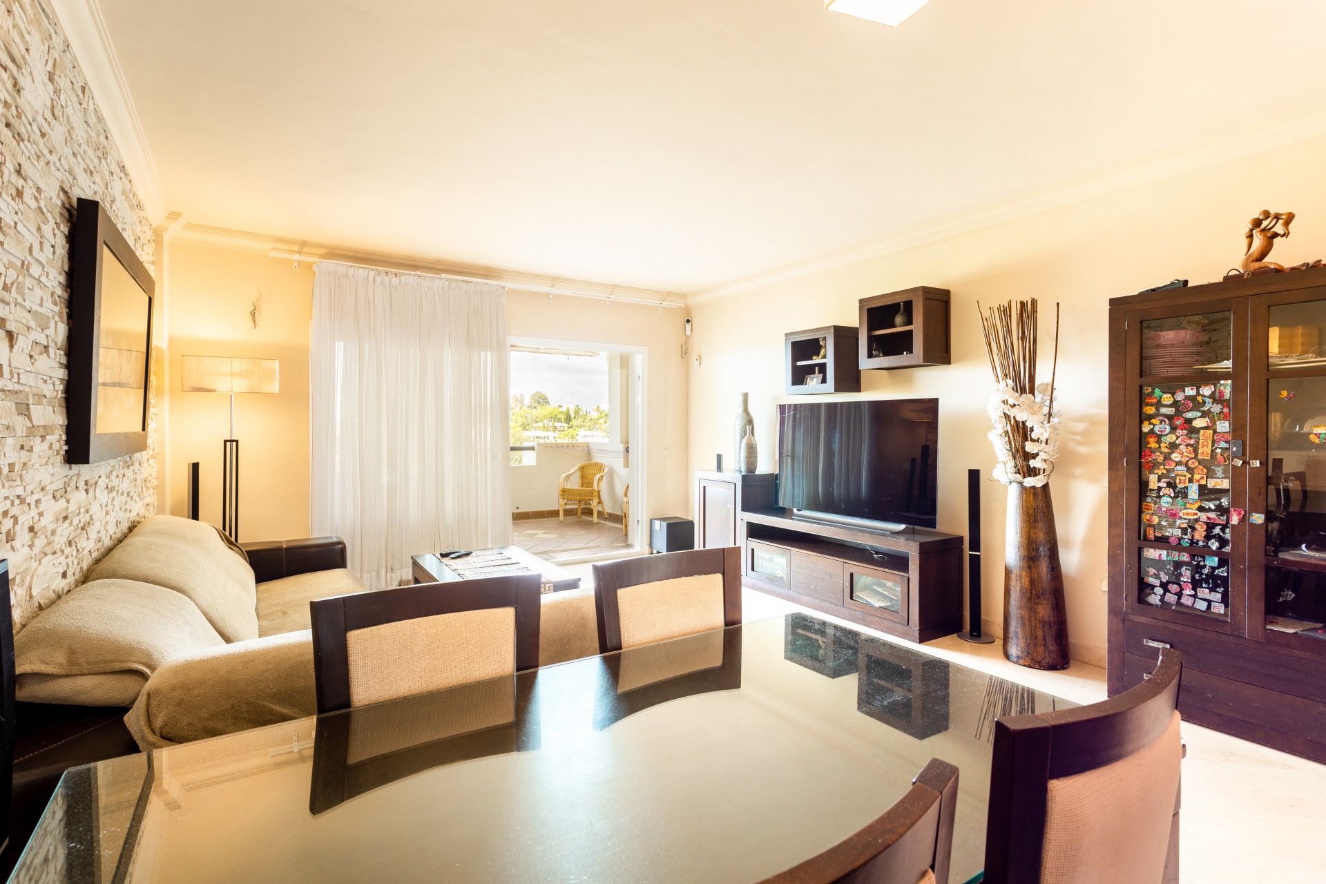 Living room of Apartment for sale in Marbella  with Air Conditioner, Terrace and Swimming Pool