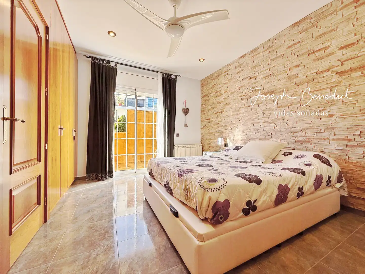 Bedroom of Houses for sale in Begues  with Air Conditioner, Heating and Private garden