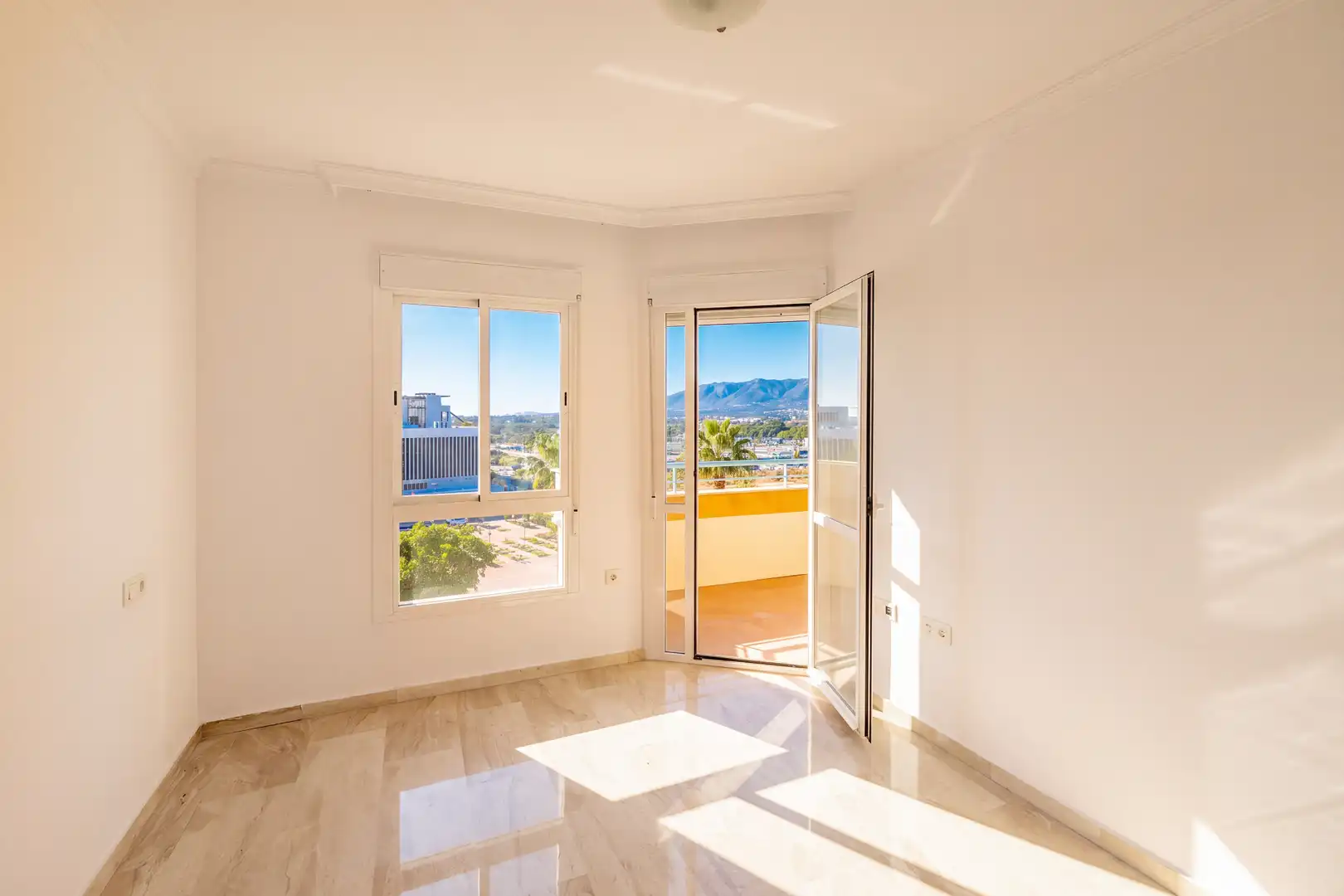 Habitación de Piso en venta en Málaga con Aire acondicionado, Calefacción y Terraza