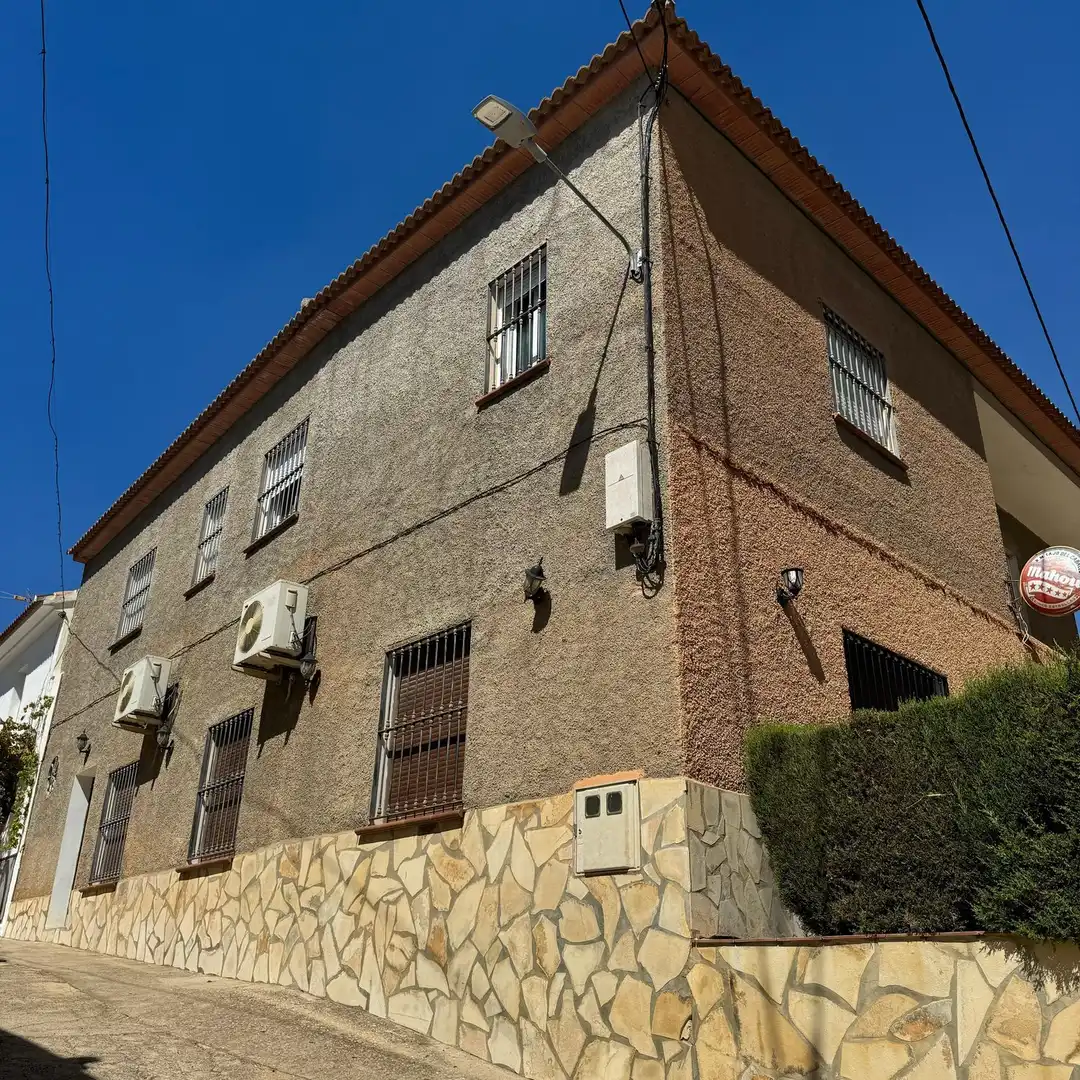 Vista exterior de Local en venda en Alfarnatejo