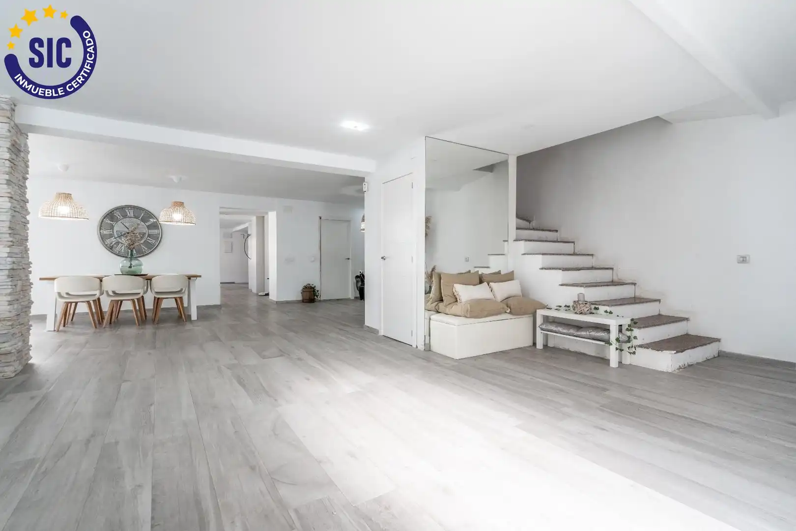 Haus oder Chalet zum Verkauf in Valencia mit Privatgarten, Terrasse und Schwimmbad