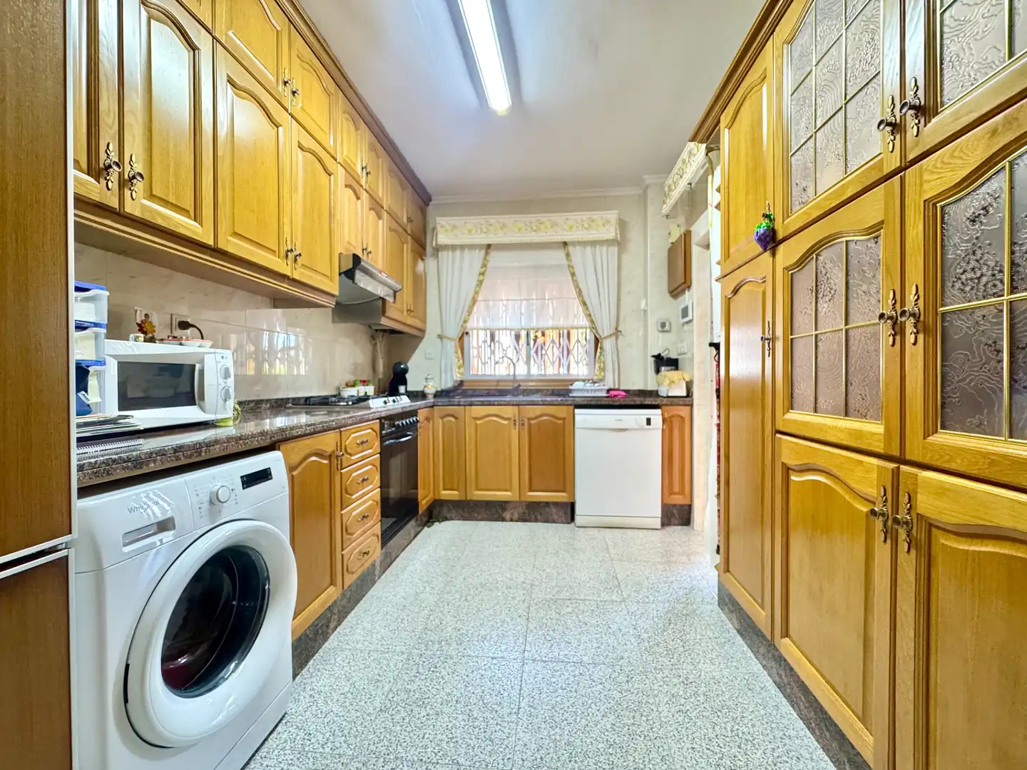 Cocina de Casa o chalet en venta en Moncada con Aire acondicionado, Jardín privado y Terraza