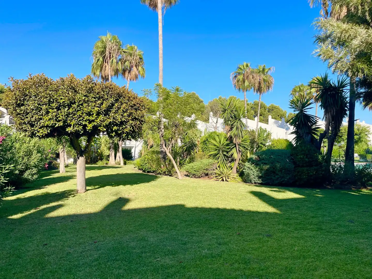 Jardín de Casa adosada en venta en Estepona con Aire acondicionado, Terraza y Amueblado