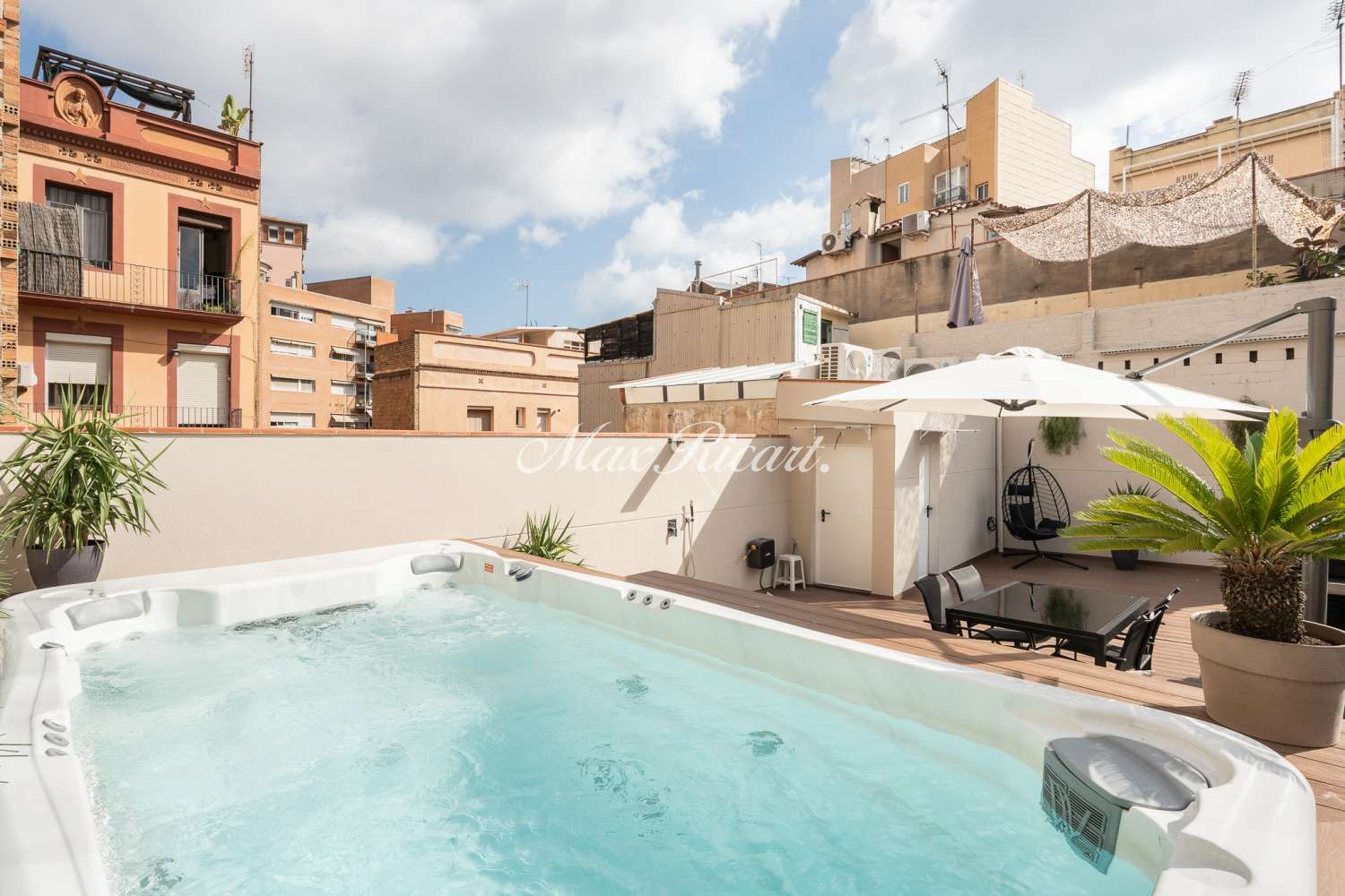 Piscina de Pis en venda en  Barcelona Capital amb Aire condicionat, Calefacció i Terrassa