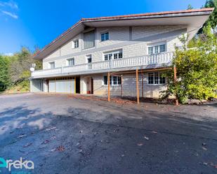 Vista exterior de Casa o xalet en venda en Arrankudiaga amb Calefacció, Jardí privat i Traster