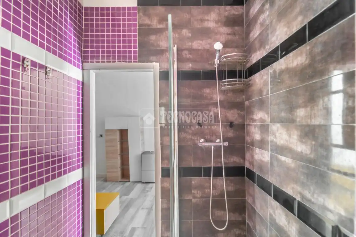 Badezimmer von Wohnung zum Verkauf in Madrid mit Klimaanlage und Heizung
