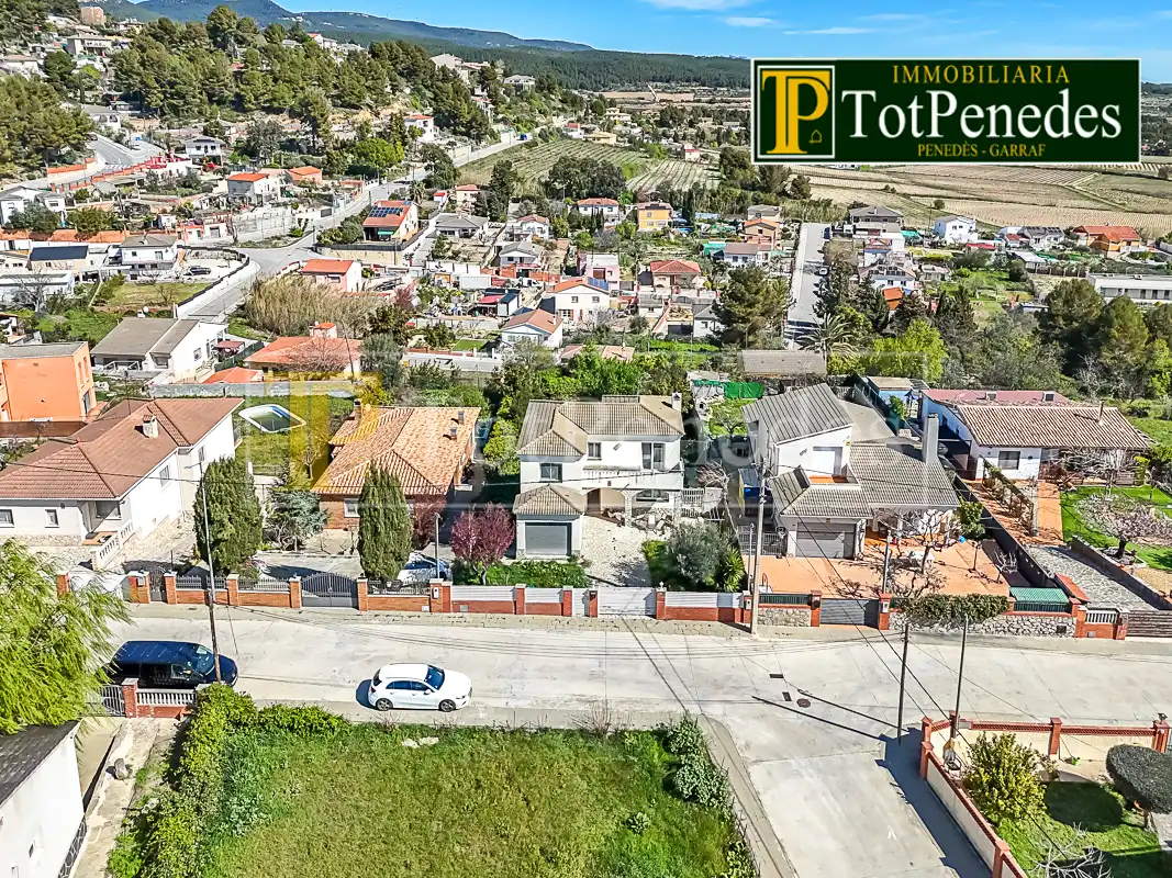 Casa o xalet en venda en Torrelles de Foix amb Aire condicionat, Calefacció i Jardí privat