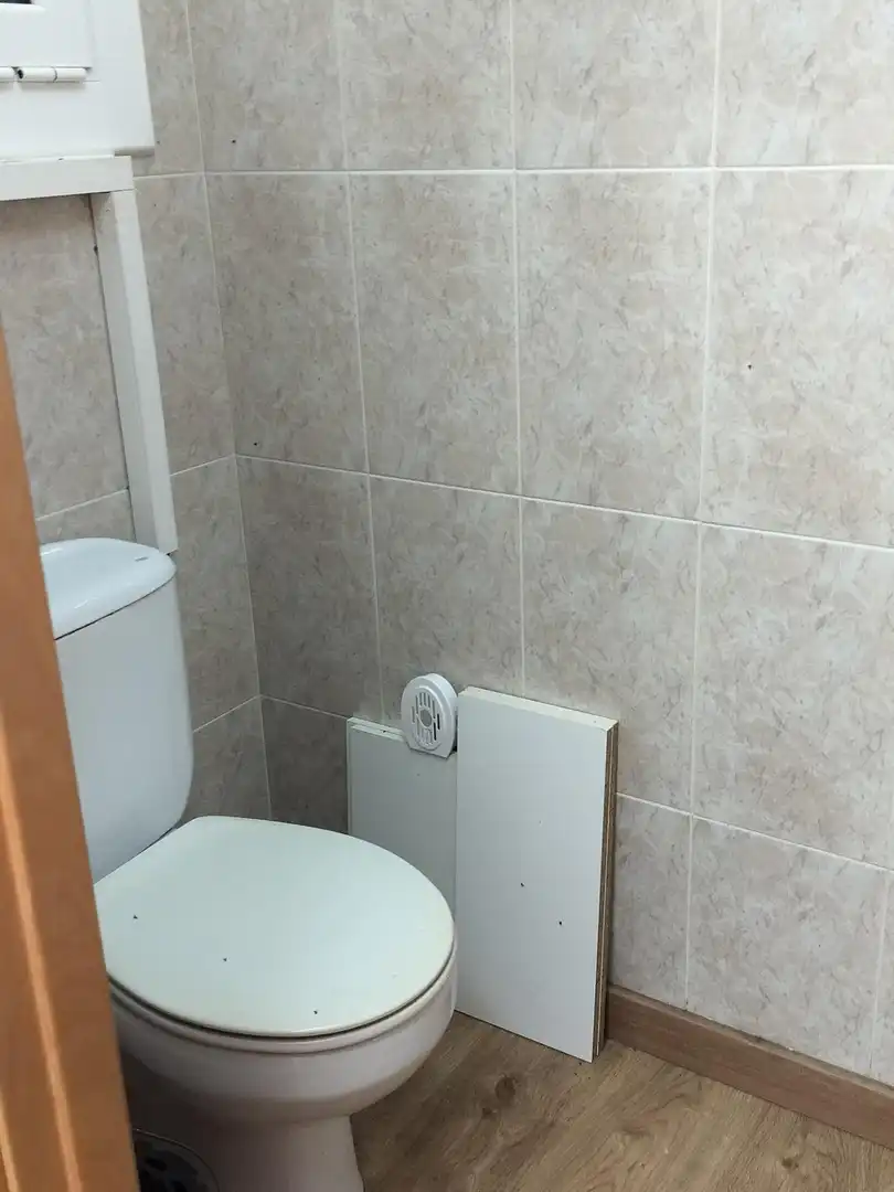 Bany de Local de lloguer en Viladecans