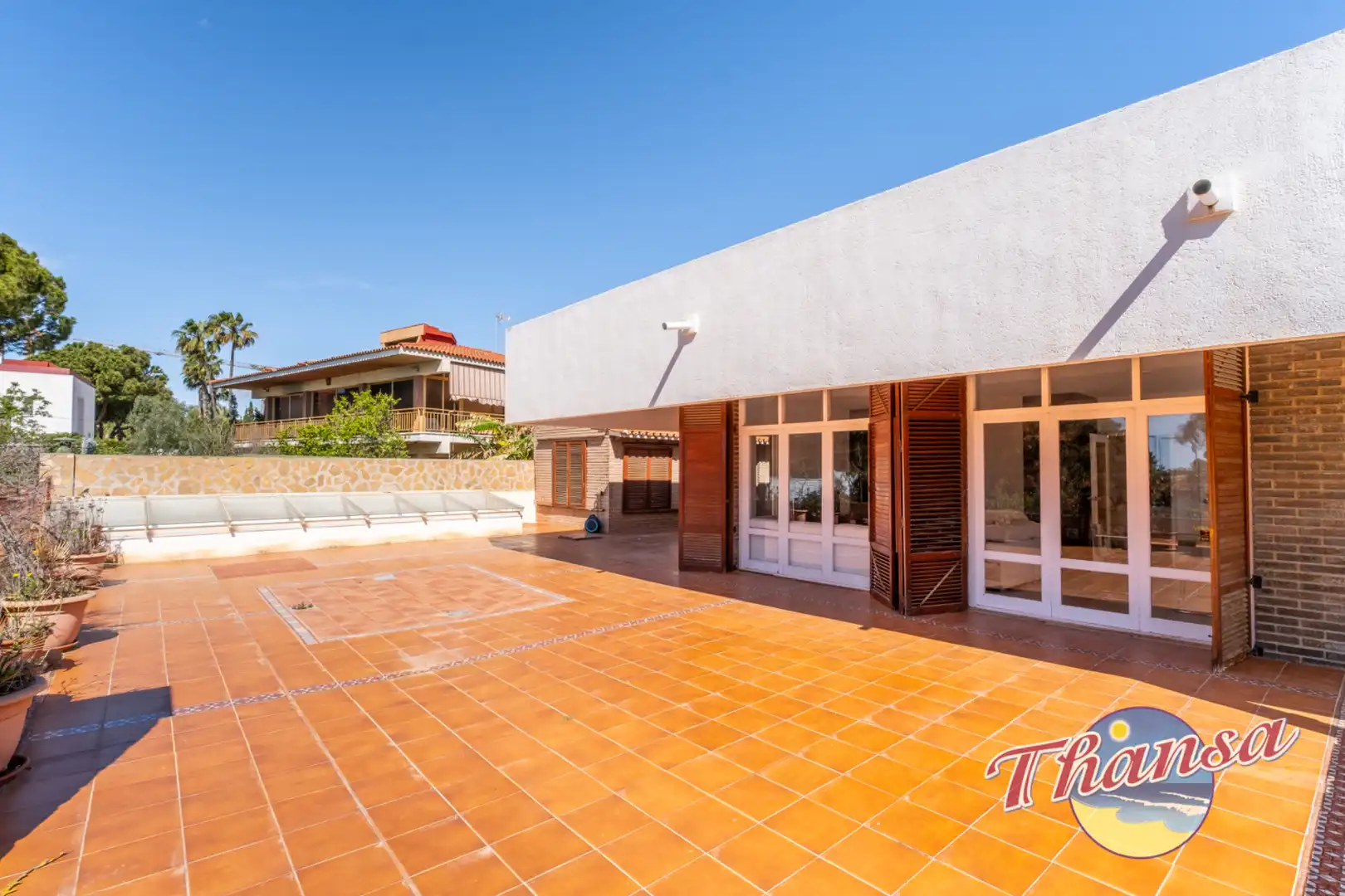 Vista exterior de Casa o chalet en venta en Alicante / Alacant con Aire acondicionado, Calefacción y Jardín privado