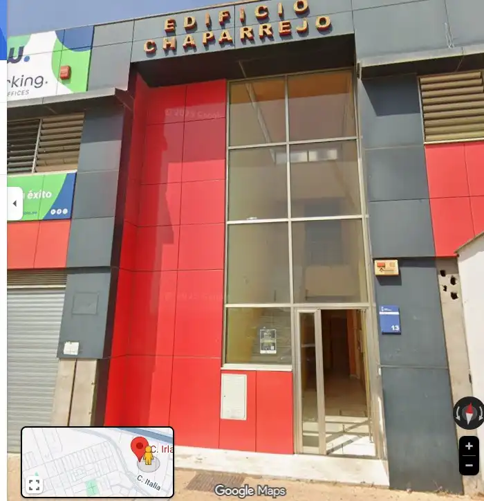 Locale commerciale in affitto a Calle Irlanda 13