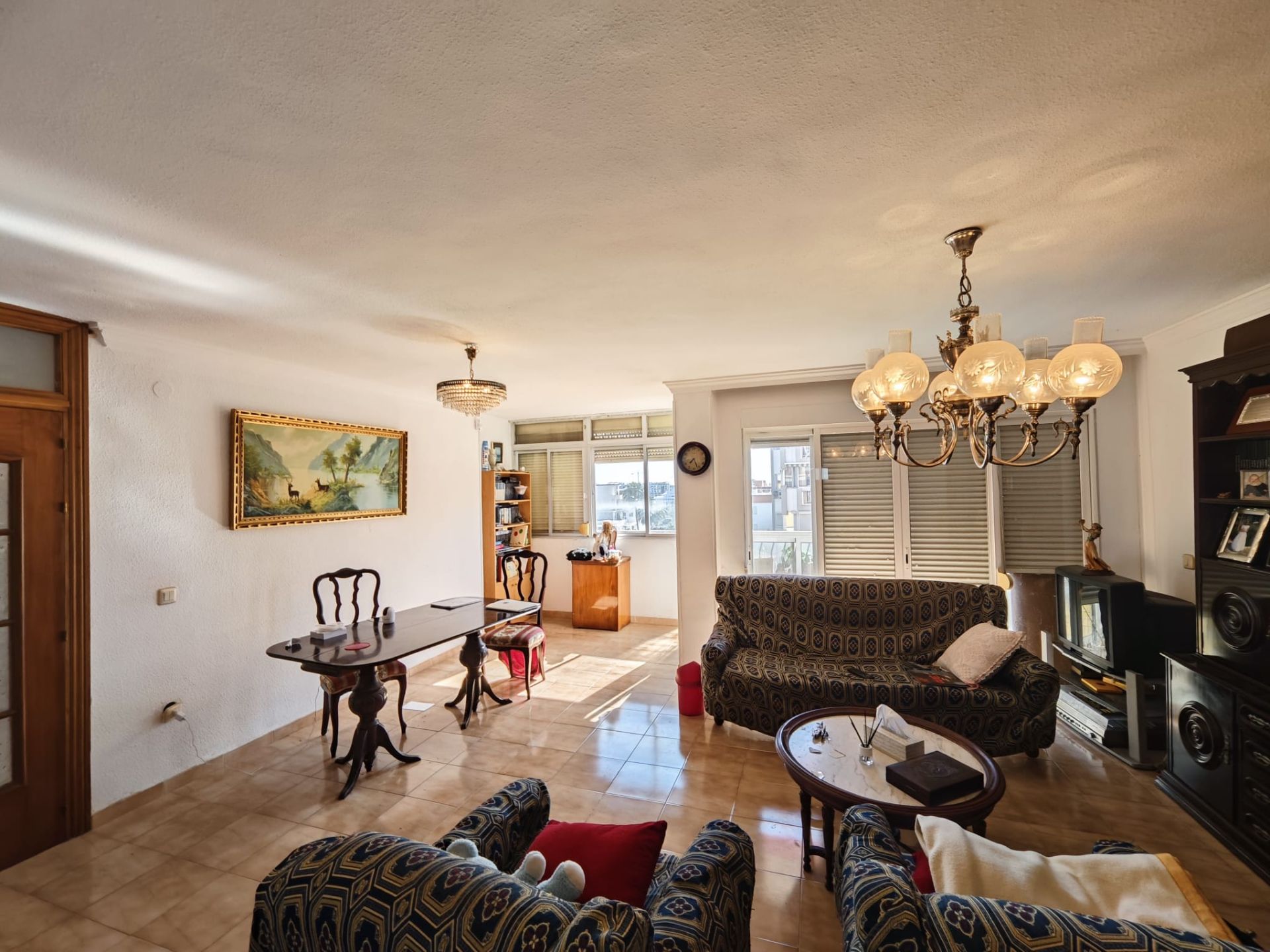Living room of Flat for sale in Vélez-Málaga  with Air Conditioner, Terrace and Community pool