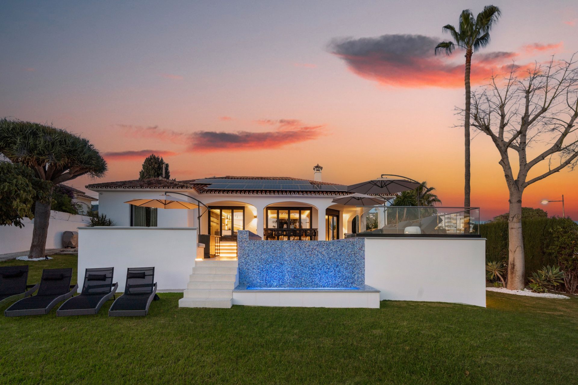 Exterior view of House or chalet for sale in Marbella  with Air Conditioner, Heating and Private garden