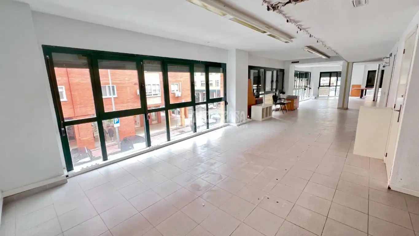 Office for rent in Alcalá de Henares  with Air Conditioner and Terrace