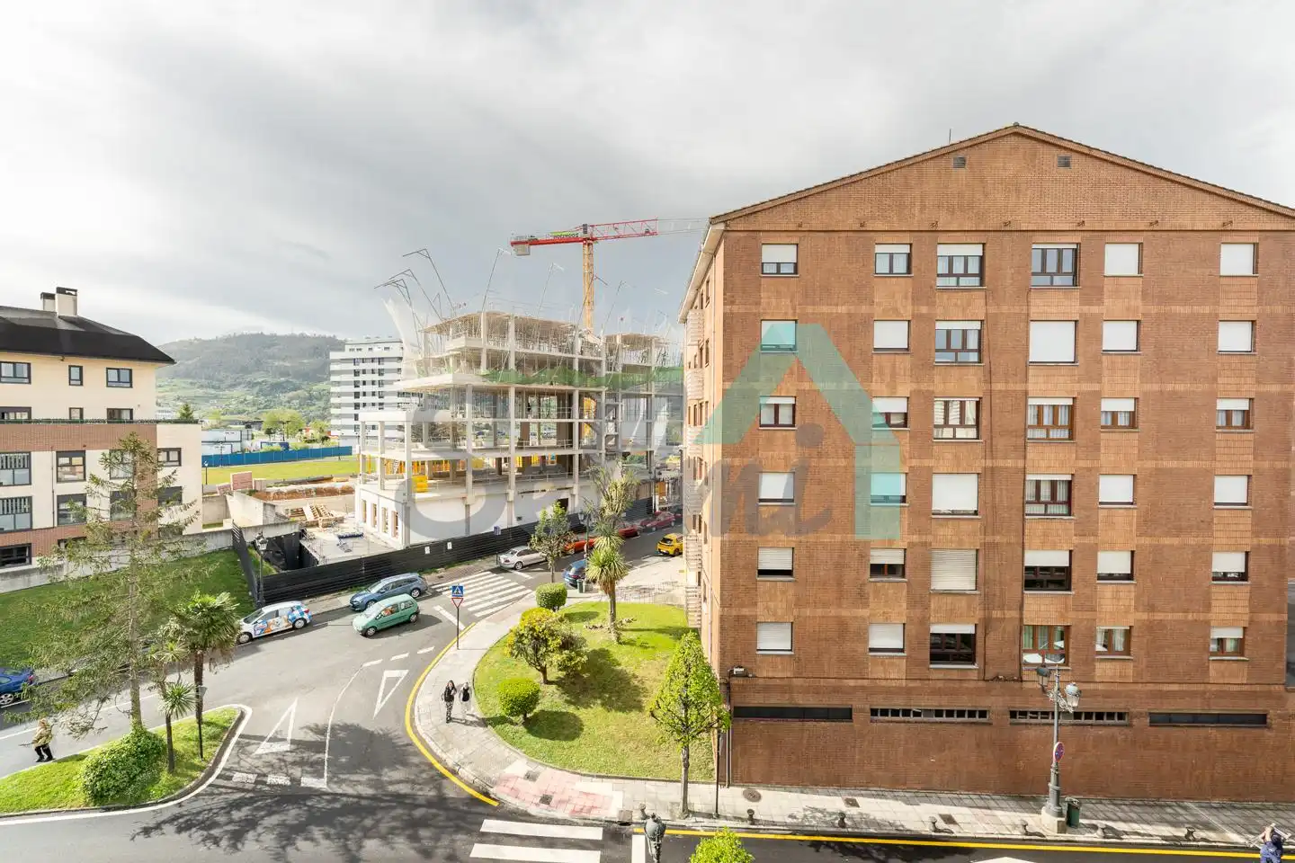Vista exterior de Pis en venda en Oviedo  amb Calefacció, Parquet i Traster
