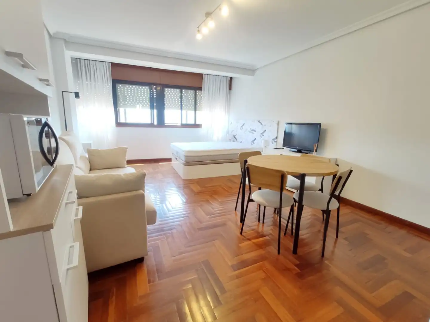 Living room of Apartments for rent in Vigo   with Heating and Furnished
