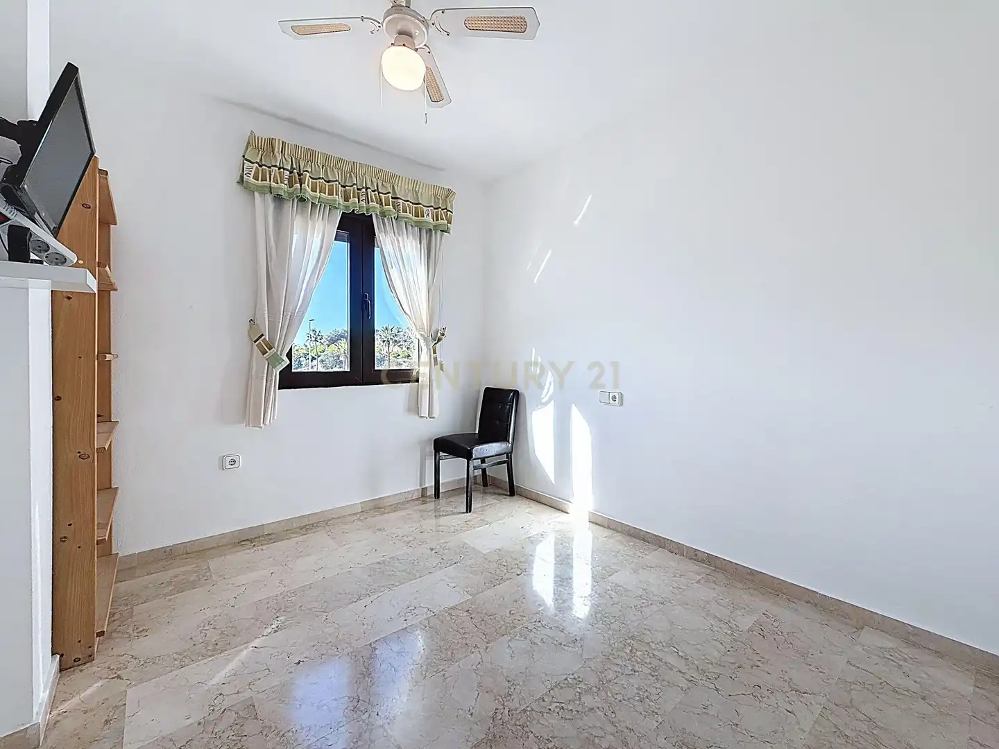 Dormitori de Apartament en venda en Orihuela amb Aire condicionat, Traster i Piscina comunitària