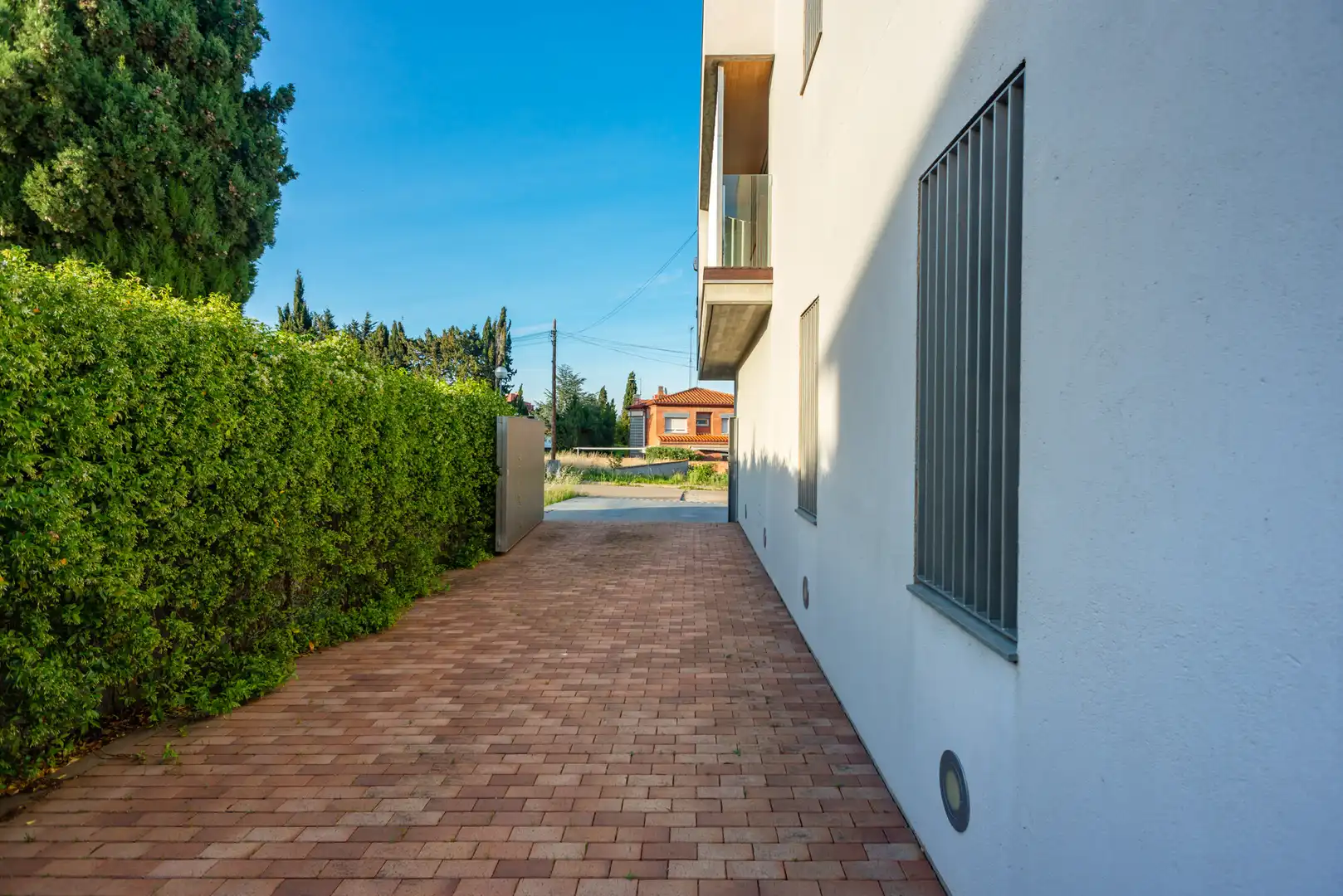 Vista exterior de Casa o xalet en venda en Figueres amb Aire condicionat, Calefacció i Jardí privat