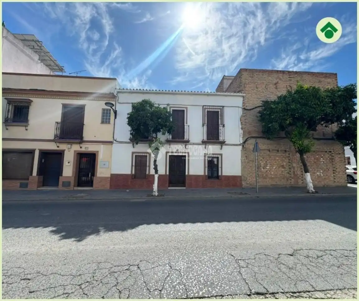Vista exterior de Casa o chalet en venta en Las Cabezas de San Juan con Terraza y Balcón