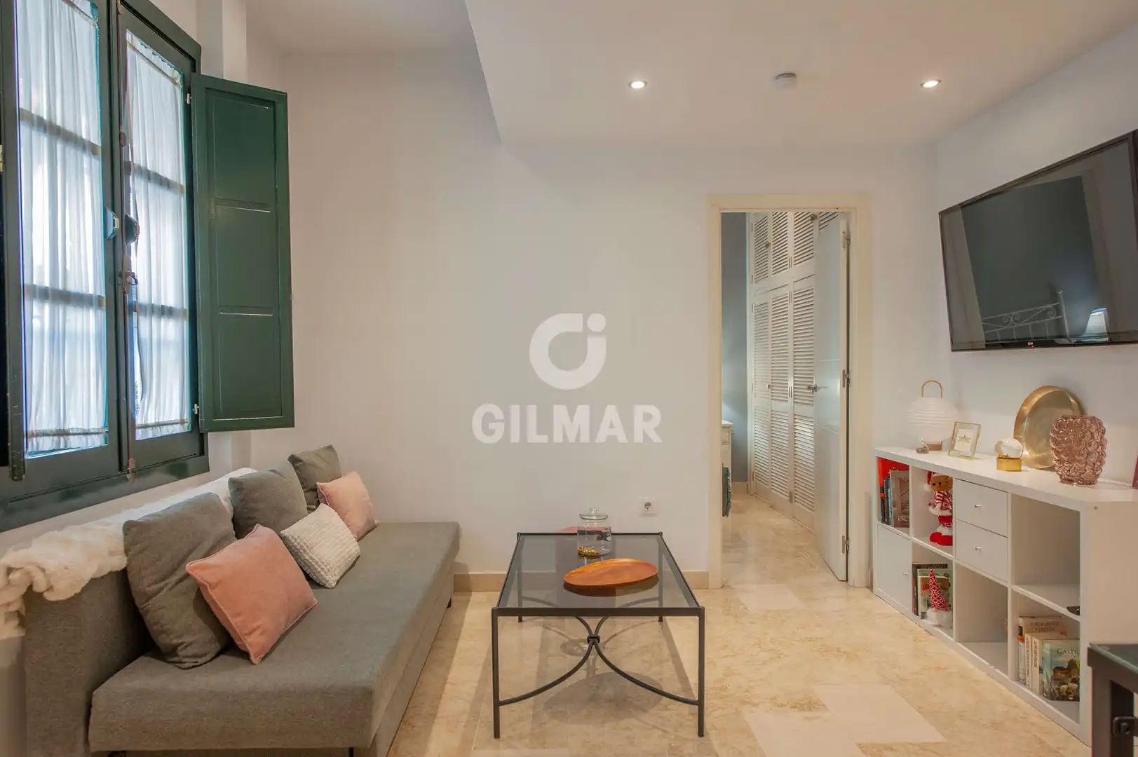 Living room of Flat for sale in Sevilla  with Heating, Storage room and Furnished