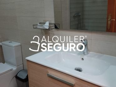 Flat with lift to rent in Diego Hernández