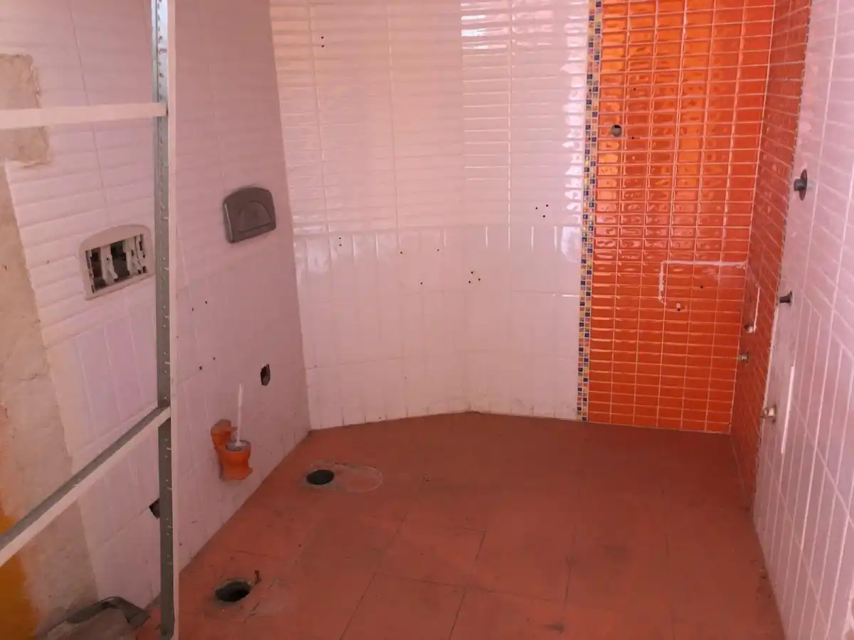 Bathroom of Commercial properties for sale in Castellón de la Plana / Castelló de la Plana