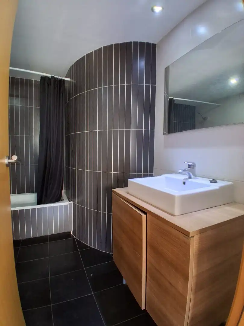 Baño de Piso en venta en Rubí con Aire acondicionado, Horno y Balcón