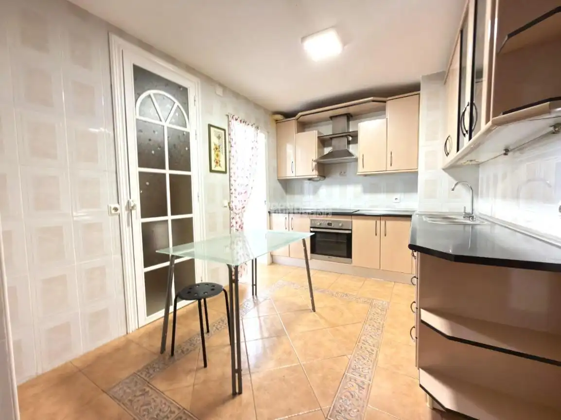 Cocina de Piso en venta en Málaga con Terraza y Piscina comunitaria