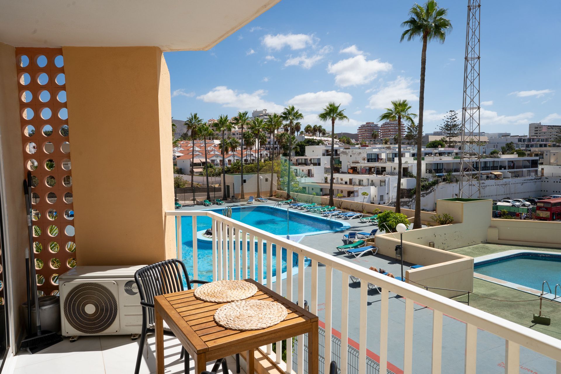 Vista exterior de Apartament en venda en Arona amb Aire condicionat, Calefacció i Terrassa