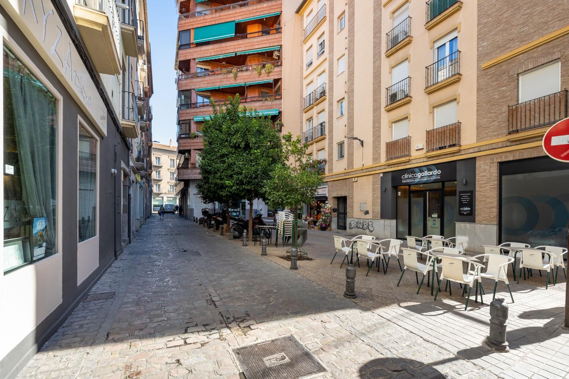 Exterior view of Flat for sale in  Granada Capital  with Air Conditioner and Heating