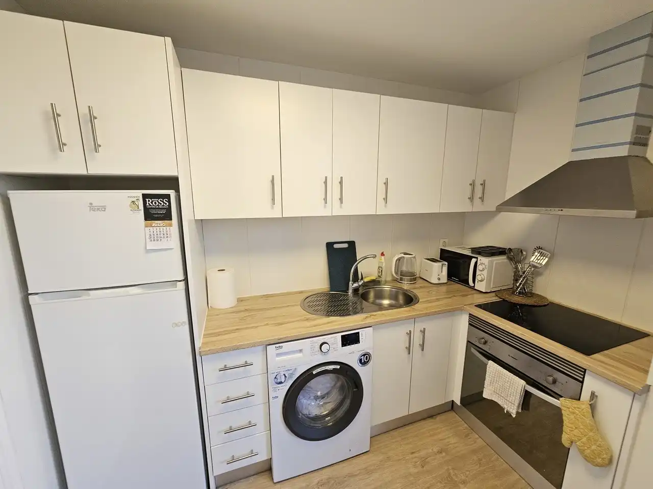 Cuina de Apartament en venda en Estepona amb Aire condicionat, Terrassa i Piscina