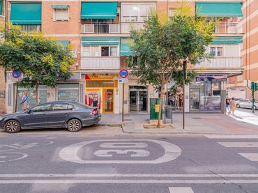 Piso con ascensor en venta en Calle Calle Arabial