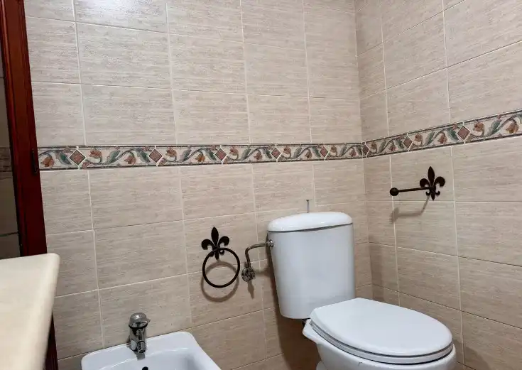 Bathroom of Flat for sale in Marbella  with Air Conditioner, Heating and Private garden