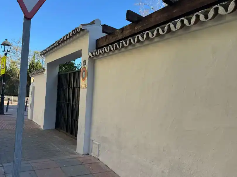 Vista exterior de Pis en venda en Marbella amb Piscina i Balcó