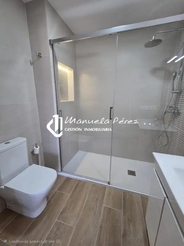 Badezimmer von Wohnung zur Miete in Cáceres mit Klimaanlage, Heizung und Terrasse