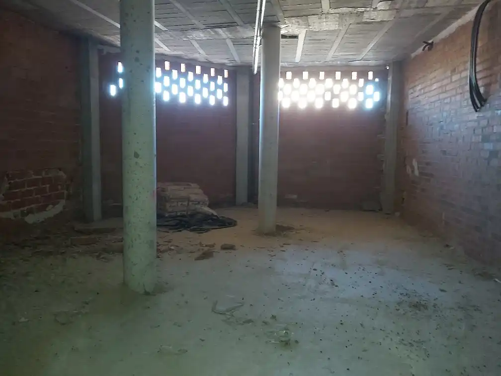 Local en venta en Valdeganga